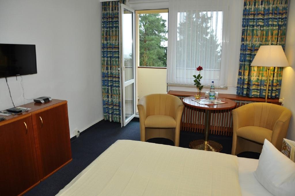 Hotel Am Wald -Garni- Elgersburg Экстерьер фото