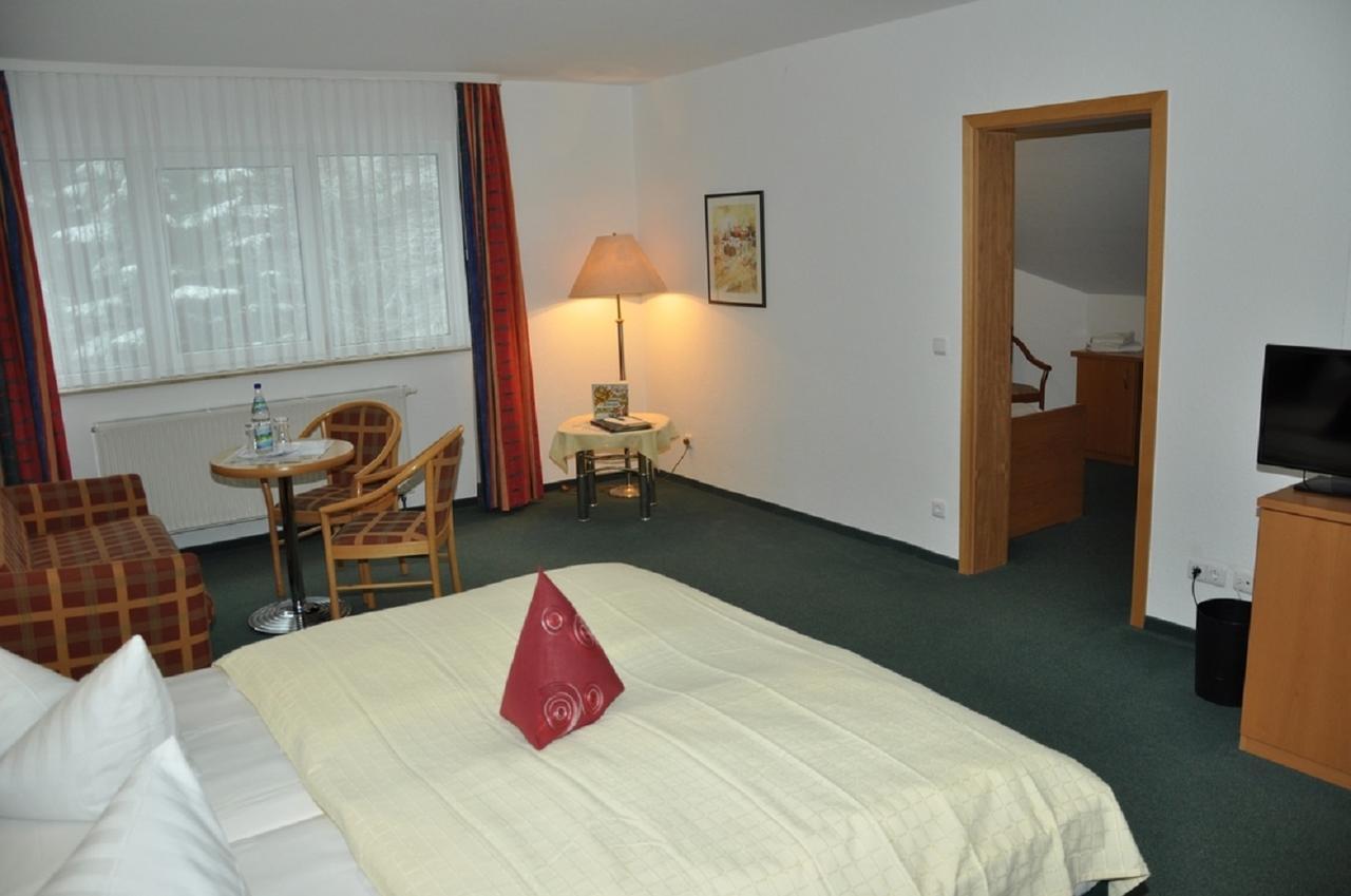 Hotel Am Wald -Garni- Elgersburg Экстерьер фото