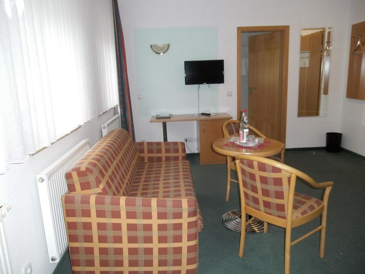 Hotel Am Wald -Garni- Elgersburg Экстерьер фото