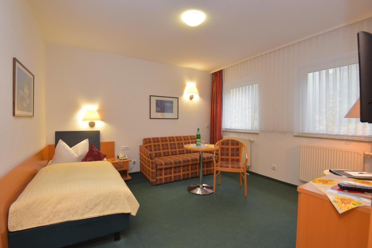 Hotel Am Wald -Garni- Elgersburg Экстерьер фото