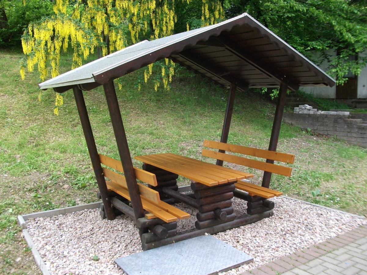 Hotel Am Wald -Garni- Elgersburg Экстерьер фото